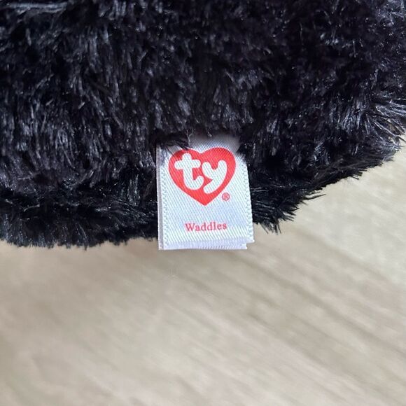 NWT … TY BEANIE BOO’S “Waddles” The Penguin - Picture 4 of 4